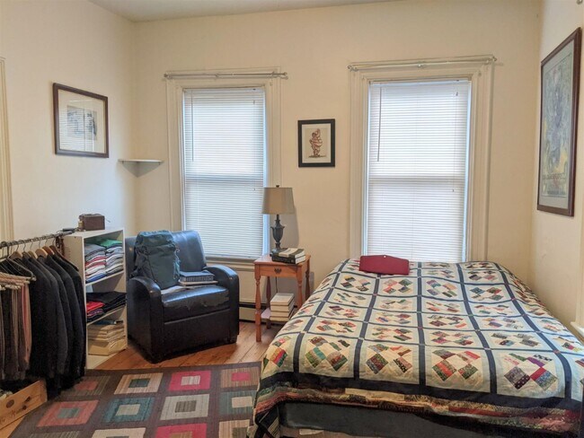 Photo - 2 Evergreen Sq Unit 1