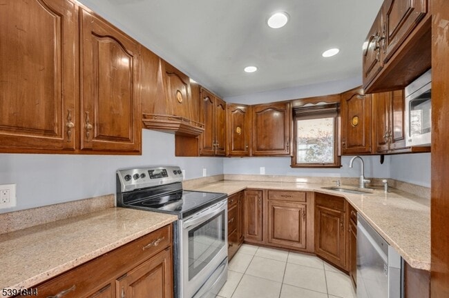 Photo - 4 Rosewood Ln
