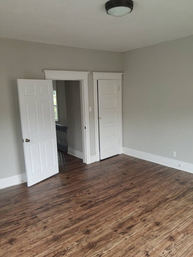 Photo - 428 N Zane Hwy