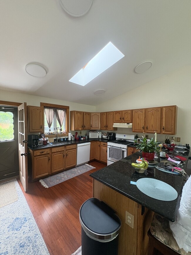Building Photo - 6 Whitney Way