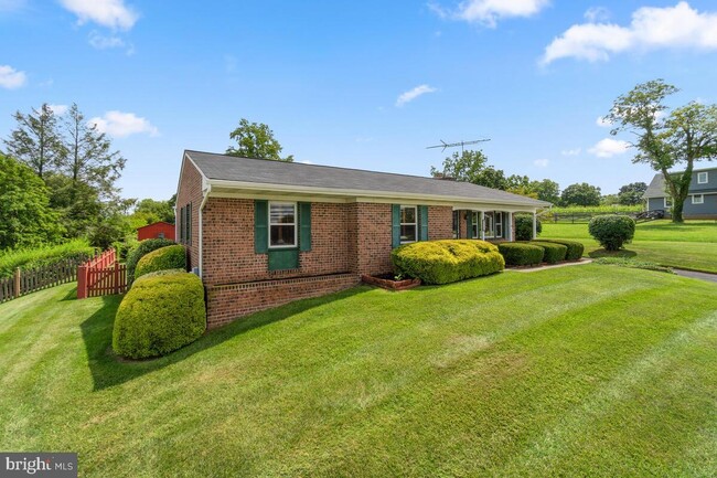 Exterior - 825 Washington Rd House