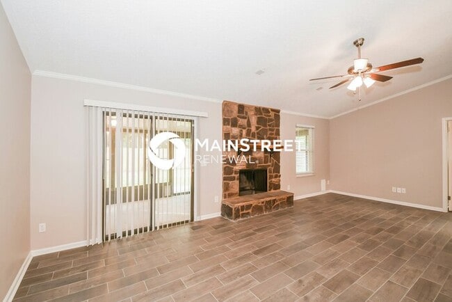 Photo - 3 Bedroom Pet-Friendly Home in Jacksonville, FL with Main Street Renewal
