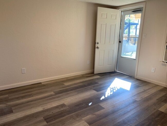 Photo - 306 NW 16th St Unit 306 NW 16th Upstairs