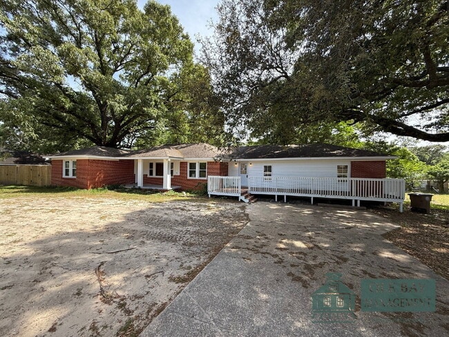 Building Photo - Nice 5 bedroom , 3 bath home located in Mobile.
$75 per applicant