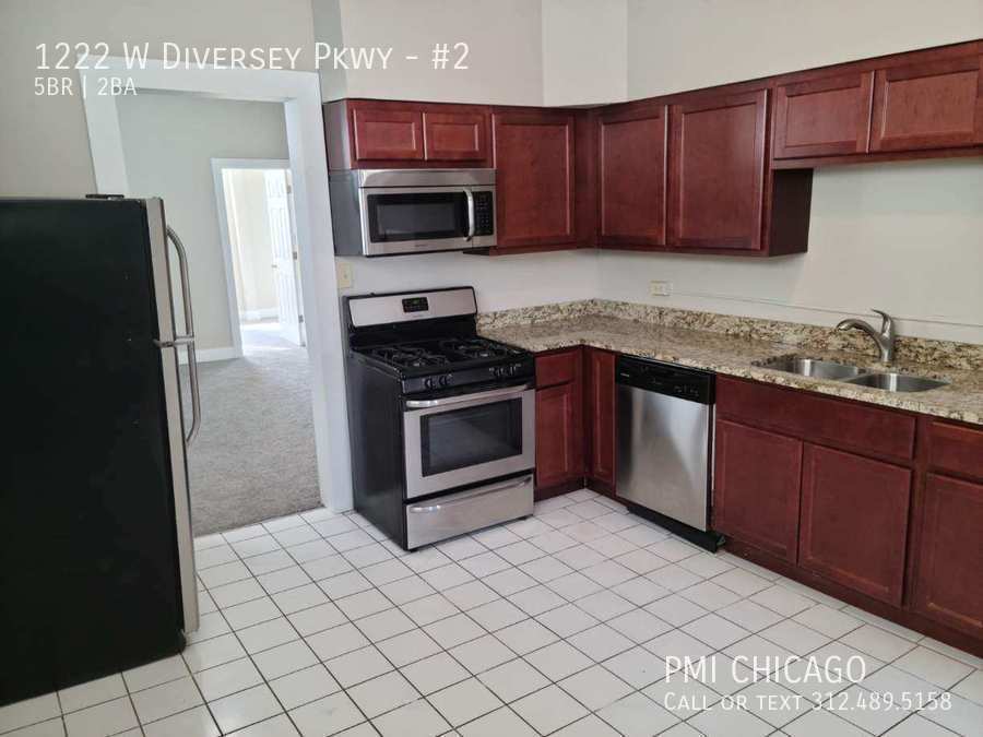 Photo - 1222 W Diversey Pkwy-#2