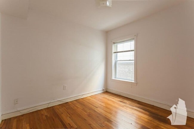 Photo - 3521 N Broadway Unidad 3523 3e