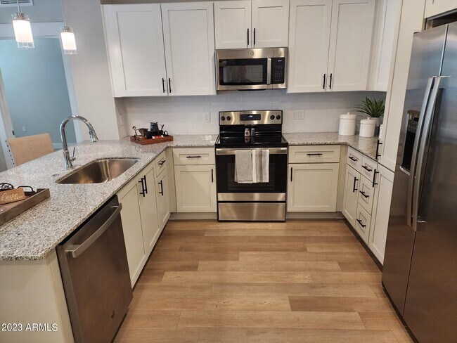 Photo - 15510 N La Cometa Ave Unidad B2
