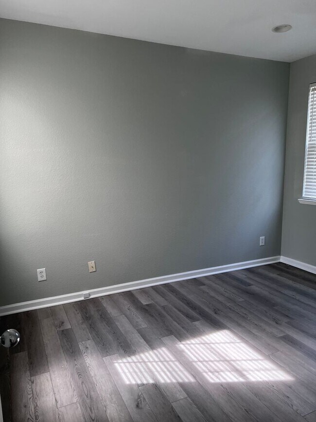 Large, Refreshed Shadow Lakes Home House Rental in Brentwood, CA