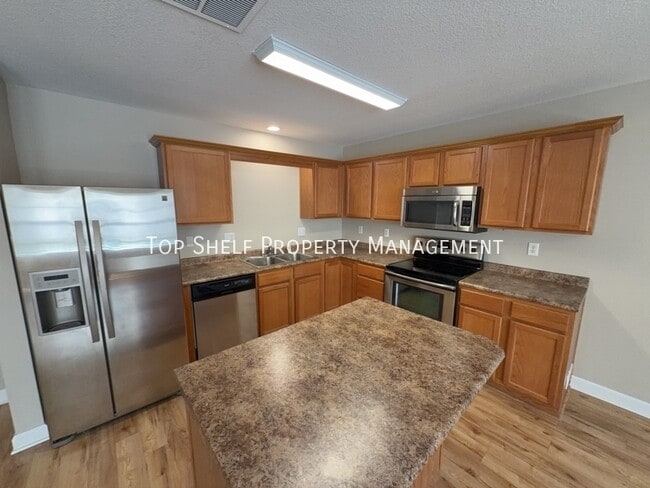 Photo - 386 NE Satinwood-
