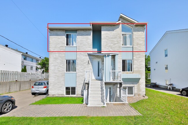 Building Photo - 258 Rue Des Myosotis Unit 258