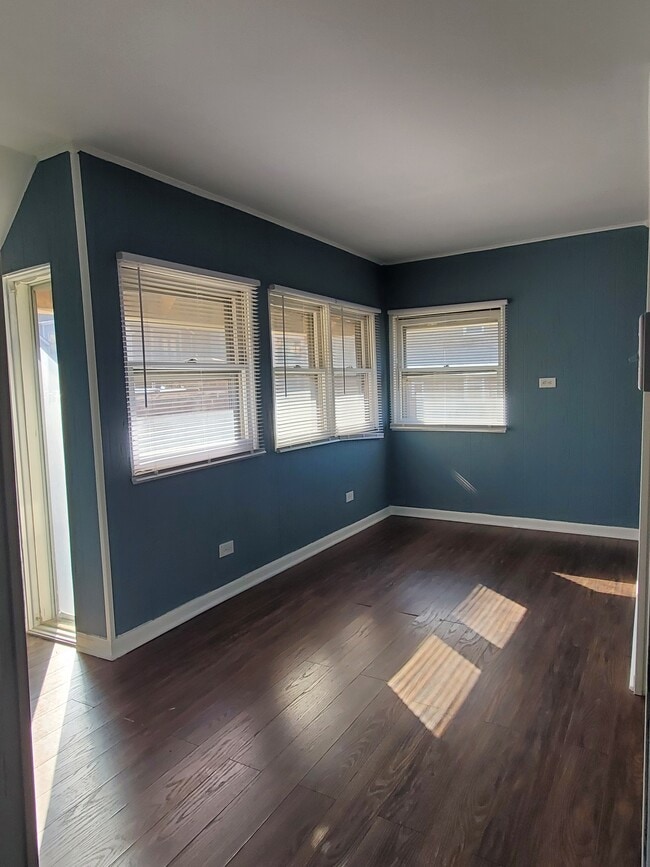 Dining Room - 834 N Greenview Ave Unit 1R