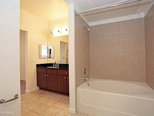 Photo - "Chic 1-Bed Oasis in the Heart of Austin's Vibrant South Congress!"