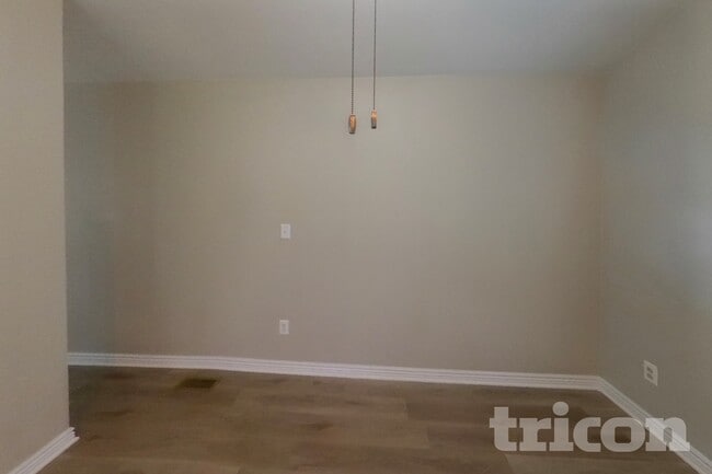 4332 Neal Ct