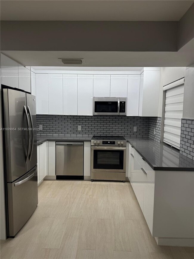 Building Photo - 11933 NW 11th St Unit 11933