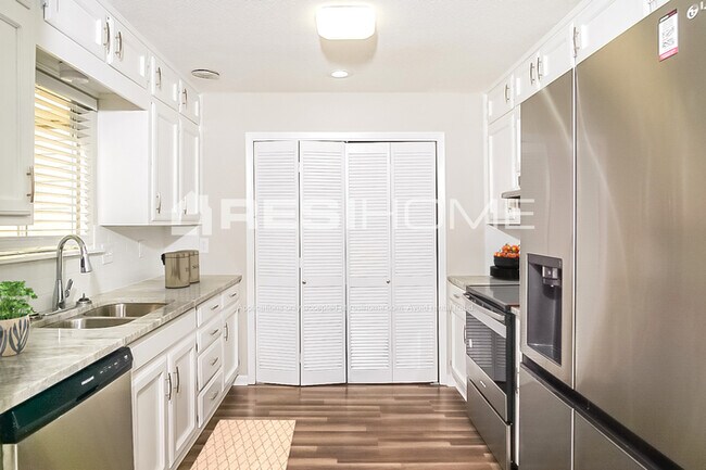Photo - 2212 Cecille Dr SW