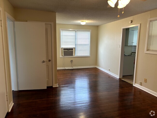 Building Photo - 4928 Avenue O Unit 3 Rental