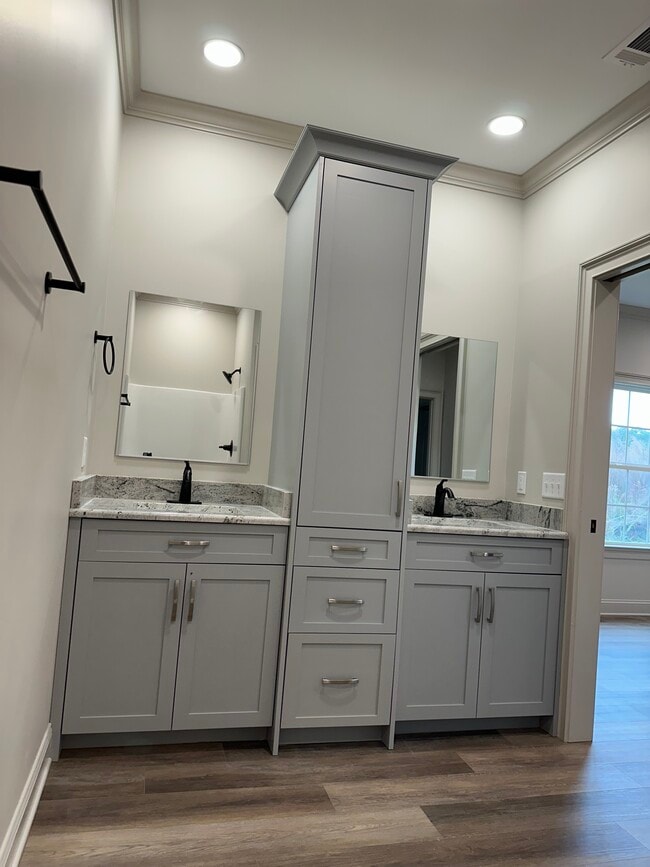 Photo - 240 Sunset Cir