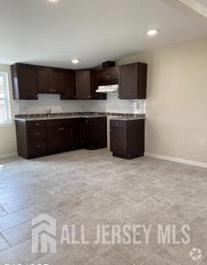 Building Photo - 321 Pershing Ave Rental
