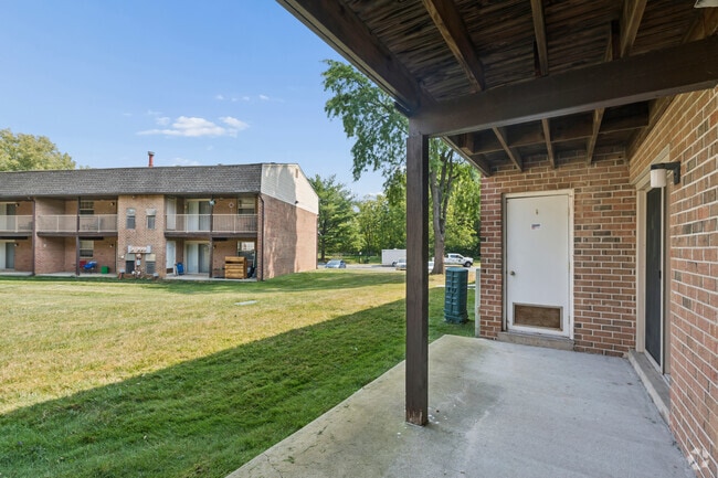 The Hawk 1BR, 1BA - 760SF - Patio