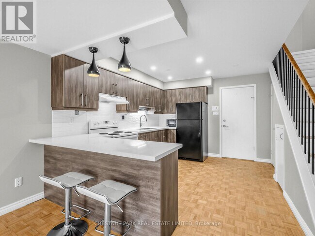 Photo - 880 Broadview Ave Unit 3