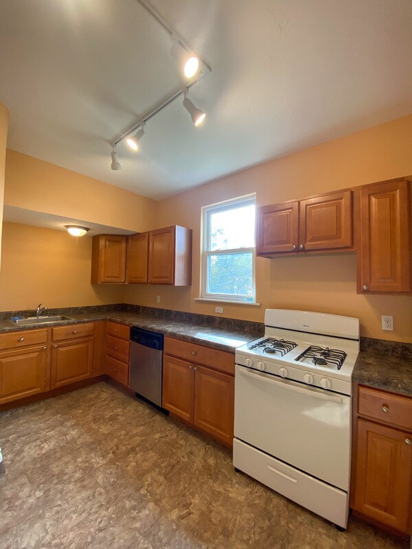 Photo - 820 Bay Ridge Ave Unit 2