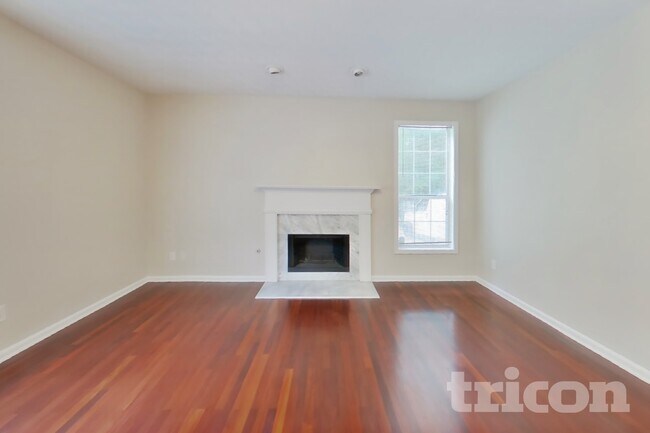Photo - 2290 Lost Forest Ln SW