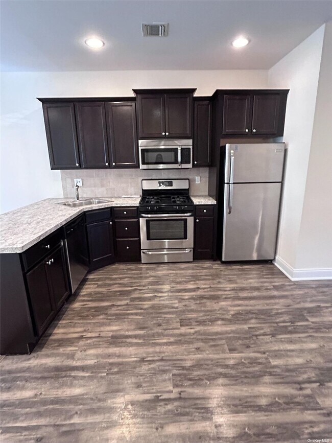 Photo - 28 5th Ave Rental