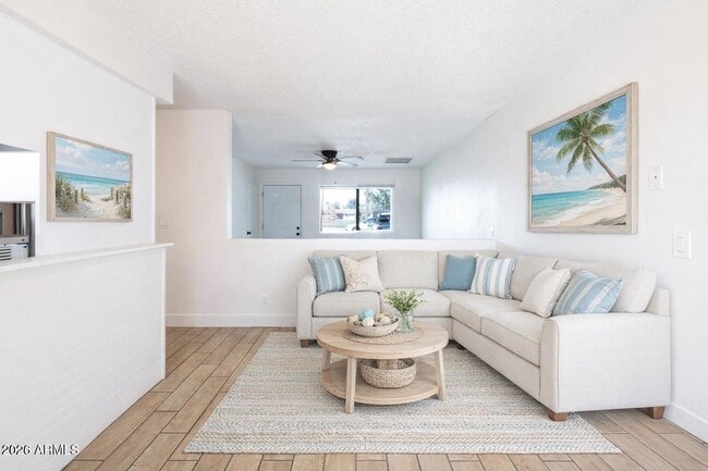 Building Photo - 157 W Juniper St