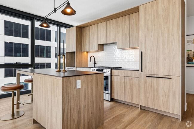 2BR, 2BA - 1,095SF - Kitchen
