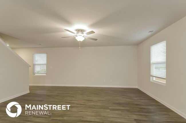 Photo - 376 Gourd St