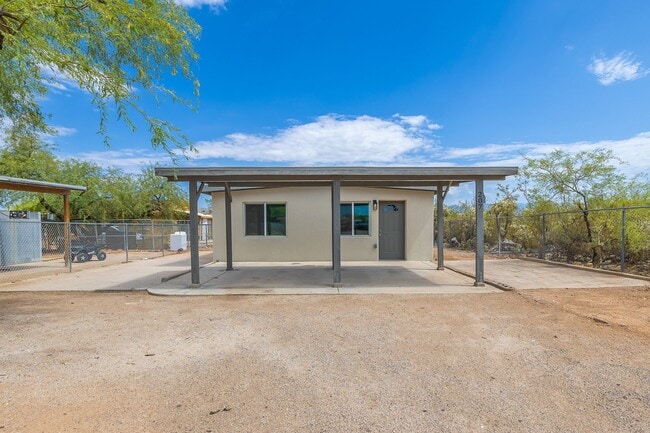 Photo - 207 E Valeska Rd