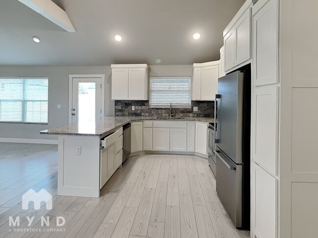 Photo - 801 W Jillian St