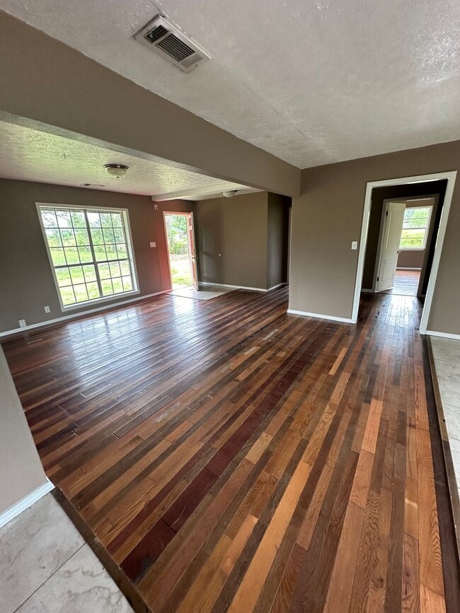 Photo - 439 Oak Grove Rd