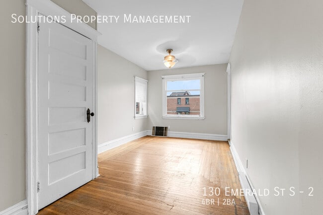 Photo - **Large 4 Bedroom, 2 Bathroom, 2 Floor Unit** Unit 2