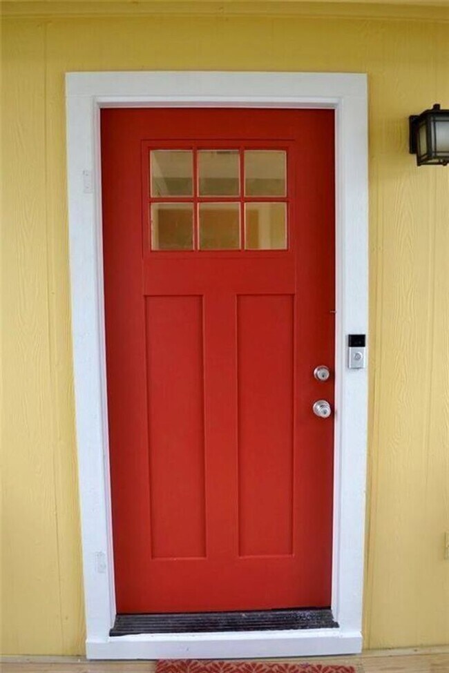 Photo - 3111 E 13th St