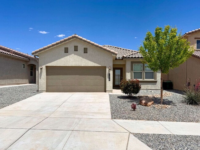 Building Photo - Stunning Cleveland Heights 3 Bedroom Home!