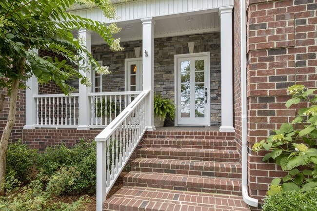 Building Photo - 1015 Crimson Clover Dr