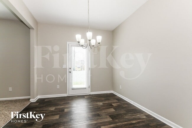 Photo - 12562 Garron Rd