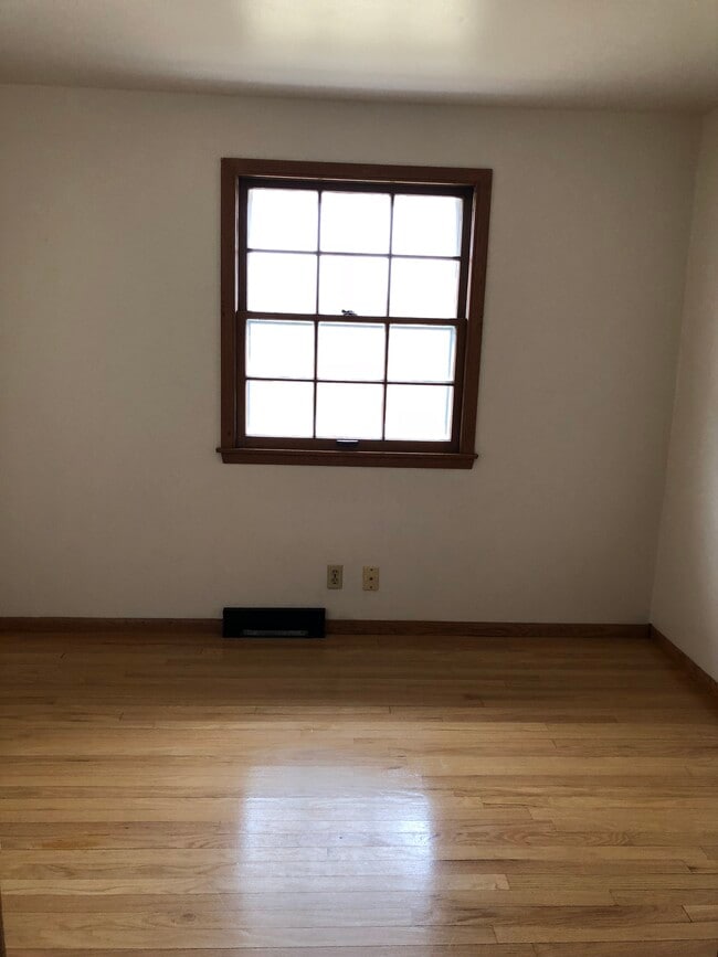 tercer dormitorio - 21440 Jill Ct