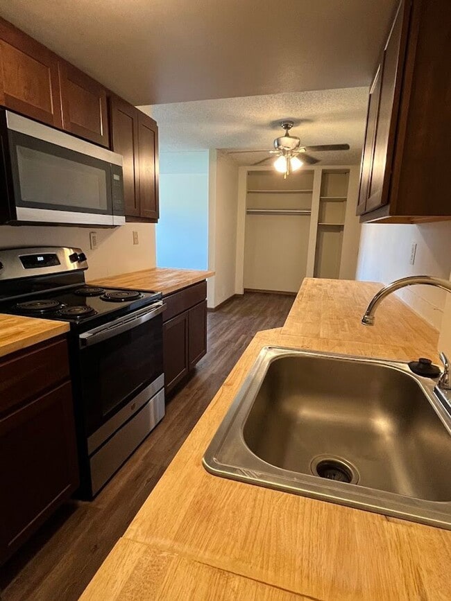 Photo - Riverview Tower Apartments