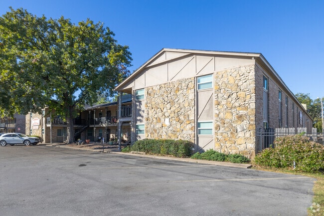 Building Photo - SOUTHWOOD APARTMENTS