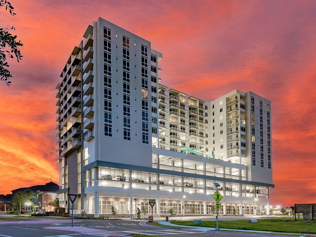 WaterView Echelon City Center Apartments - Saint Petersburg, FL ...