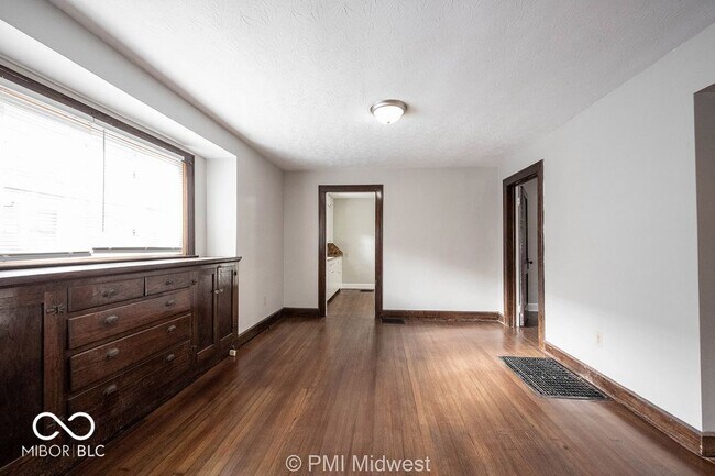 Photo - 4850 Hillside Ave