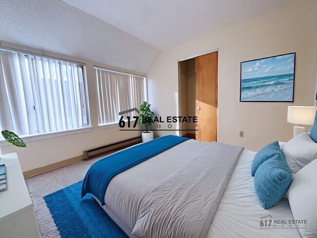 Photo - 150 N Beacon St Unidad B3