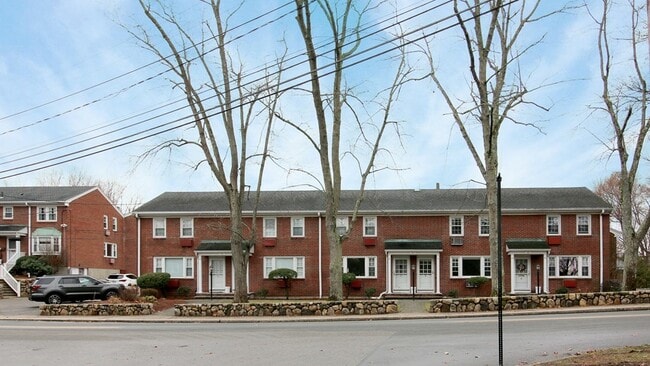 Building Photo - 60 Lake St Unit D