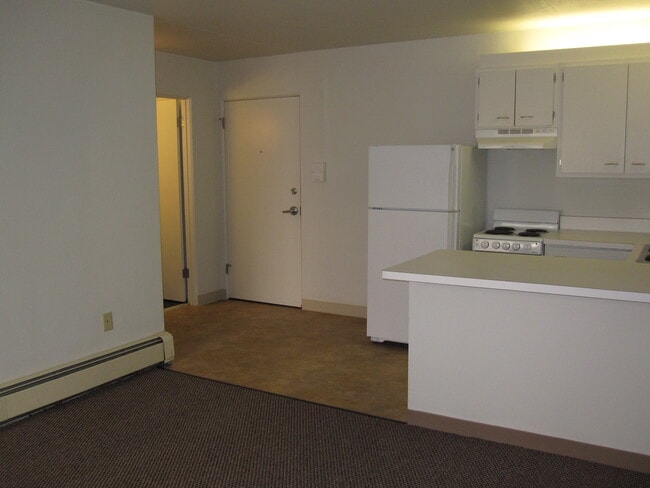518 W Main St