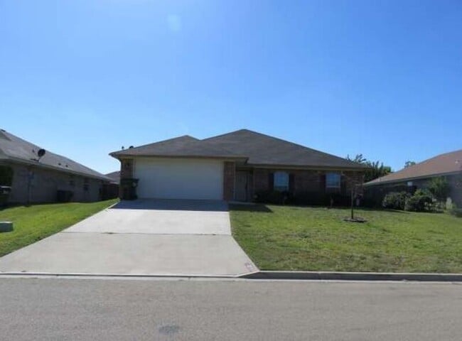 Building Photo - 313 Timber Ridge Dr