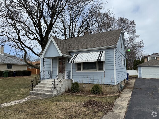 Building Photo - 5834 W 100th St Rental