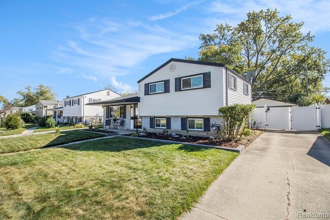 Photo - 2240 Camel Dr