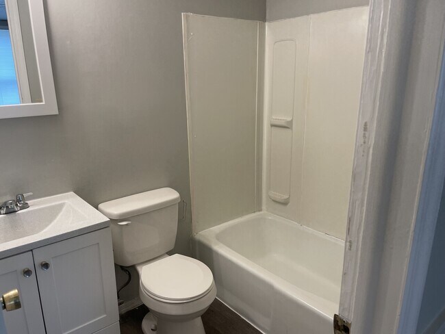 Photo - Millpond Manor Unit B2